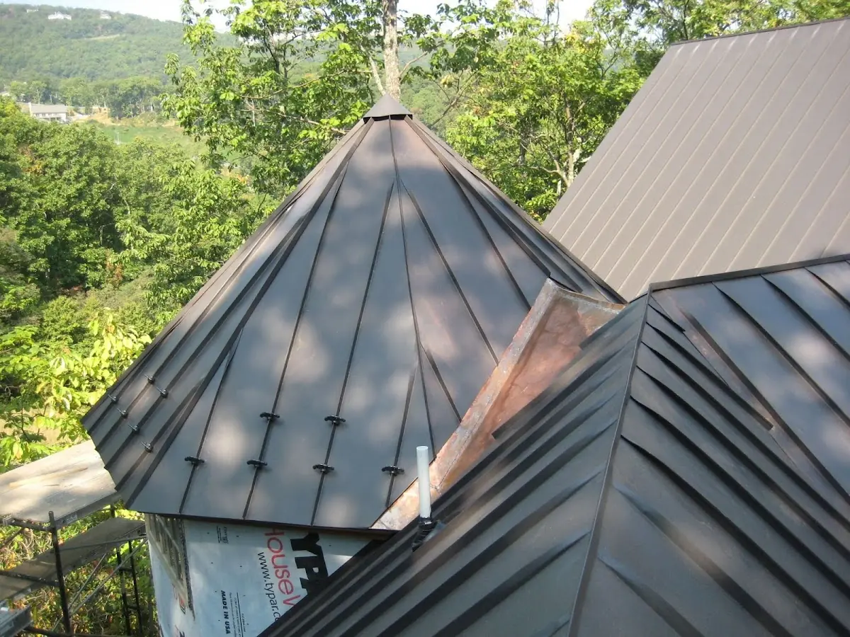 Professional Roof Tarp Installation by Craftsman Roofing in Jednota